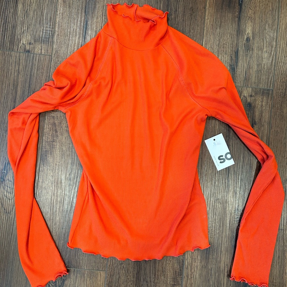 🦋 5/$15 NWT turtle neck